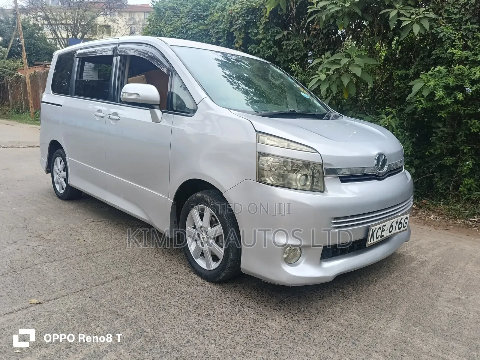Toyota Voxy 2008 Silver