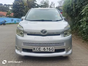 Toyota Voxy 2008 Silver