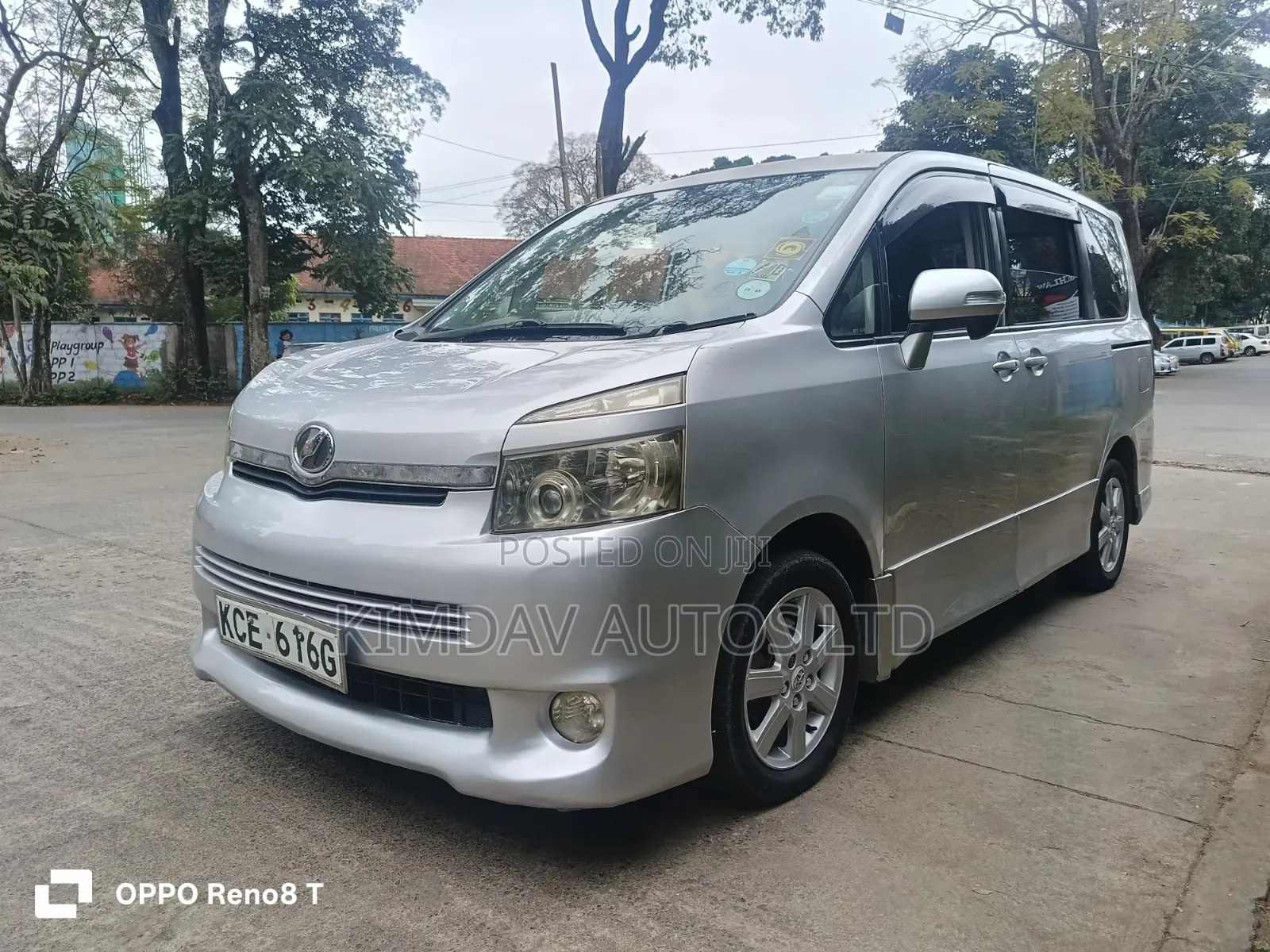 Toyota Voxy 2008 Silver