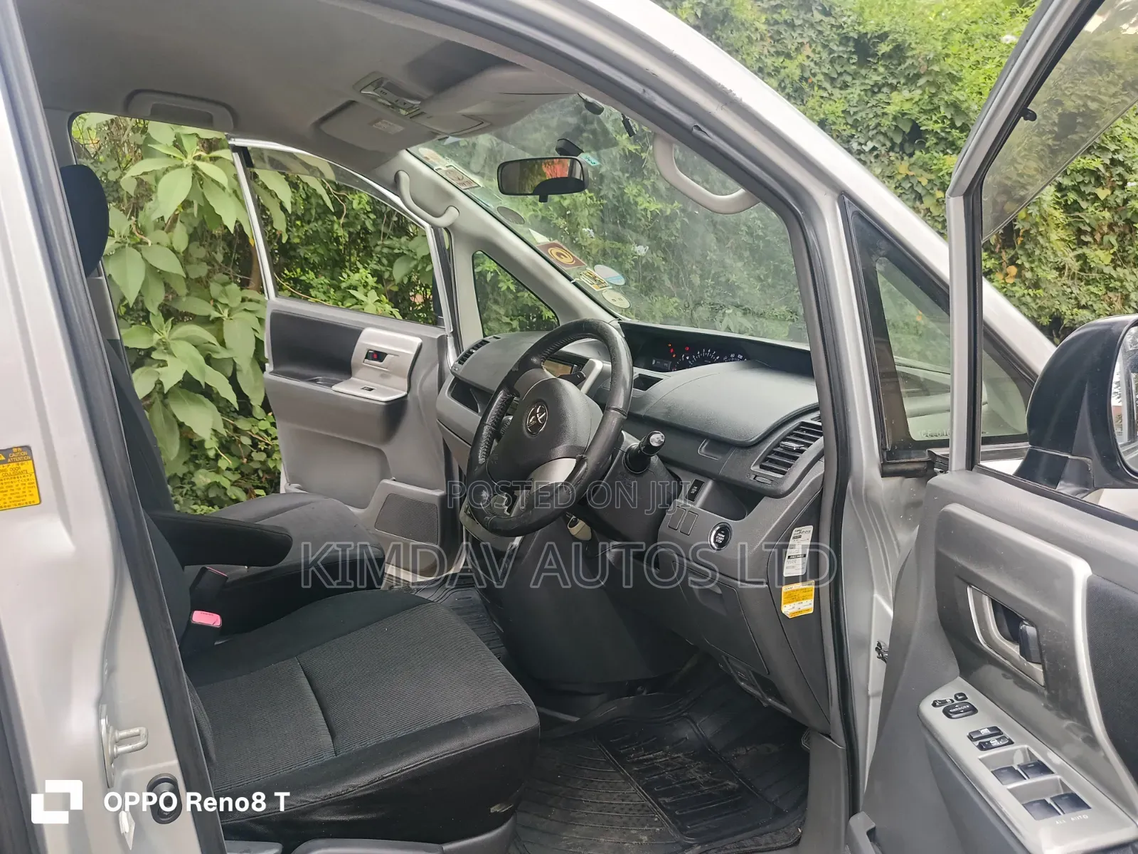 Toyota Voxy 2008 Silver