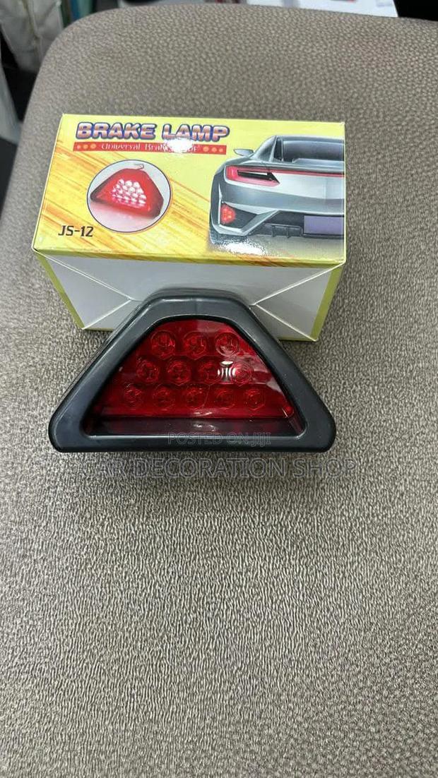 Universal Triangle Led 3rd Brake Styled Light With 12 Intensity Leds