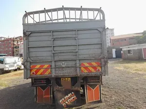 Isuzu FVR
Yom 2022