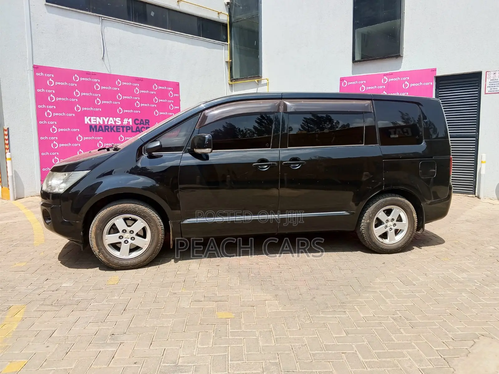 Mitsubishi Delica 2015 Black