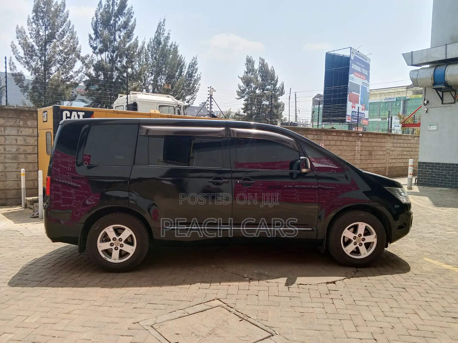 Mitsubishi Delica 2015 Black