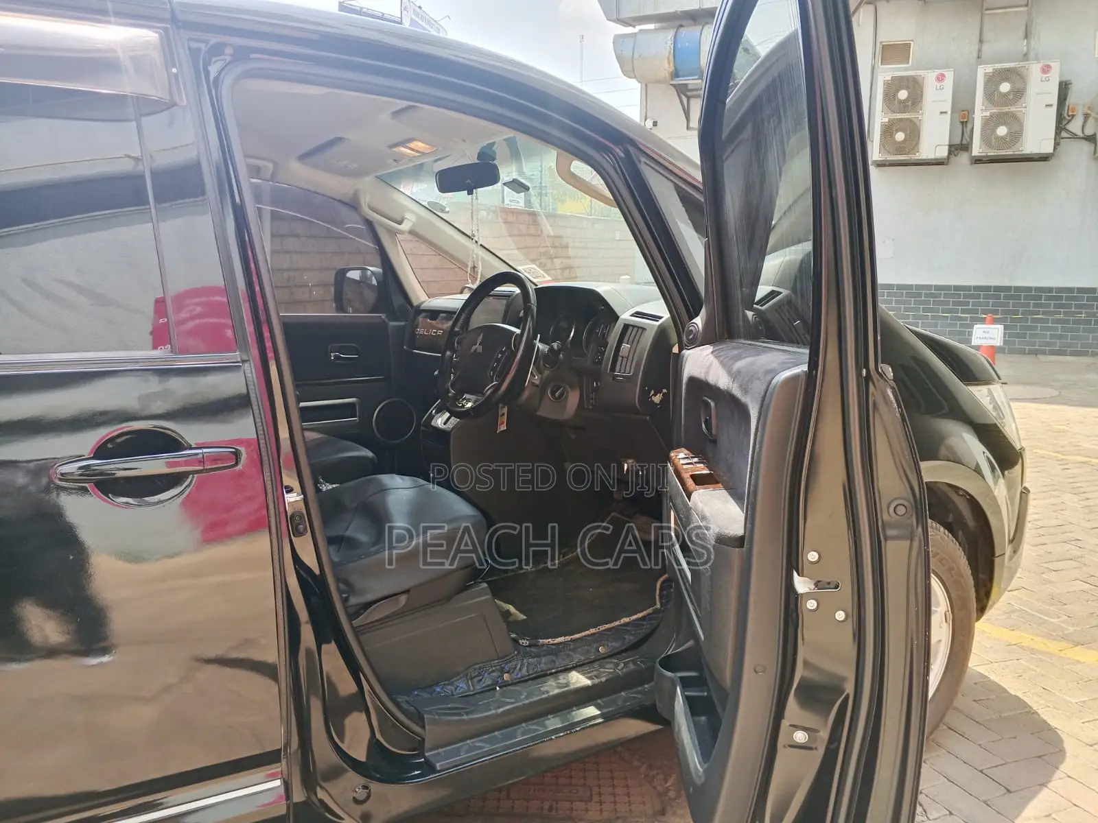 Mitsubishi Delica 2015 Black