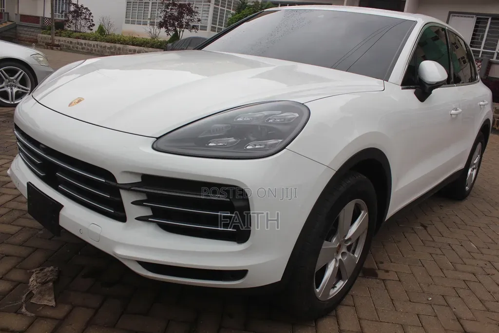 Porsche Cayenne 2019 White