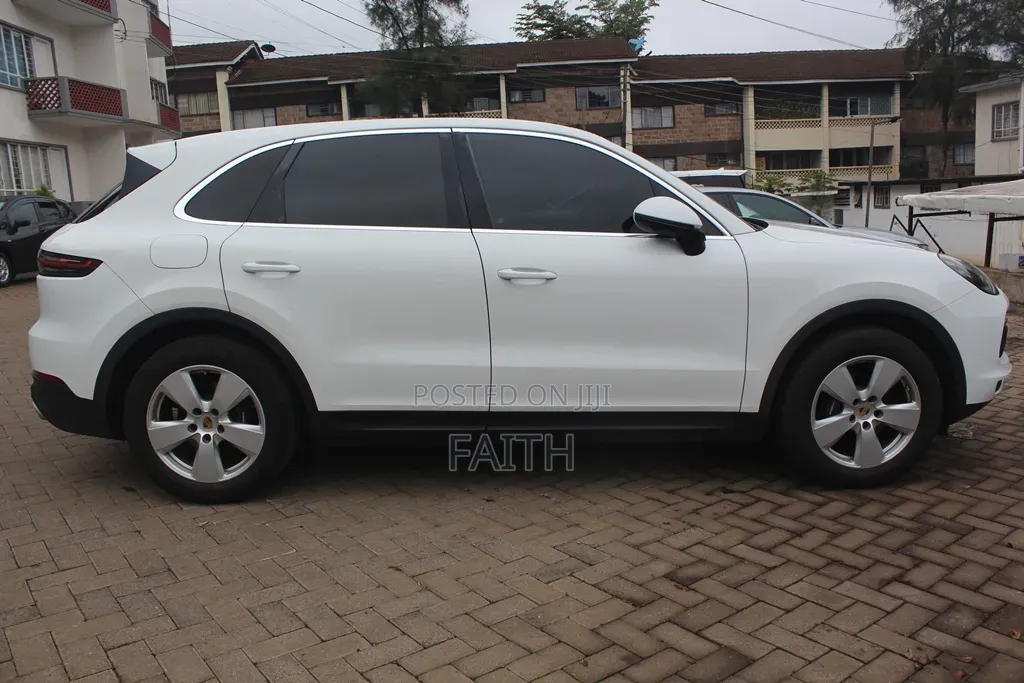 Porsche Cayenne 2019 White