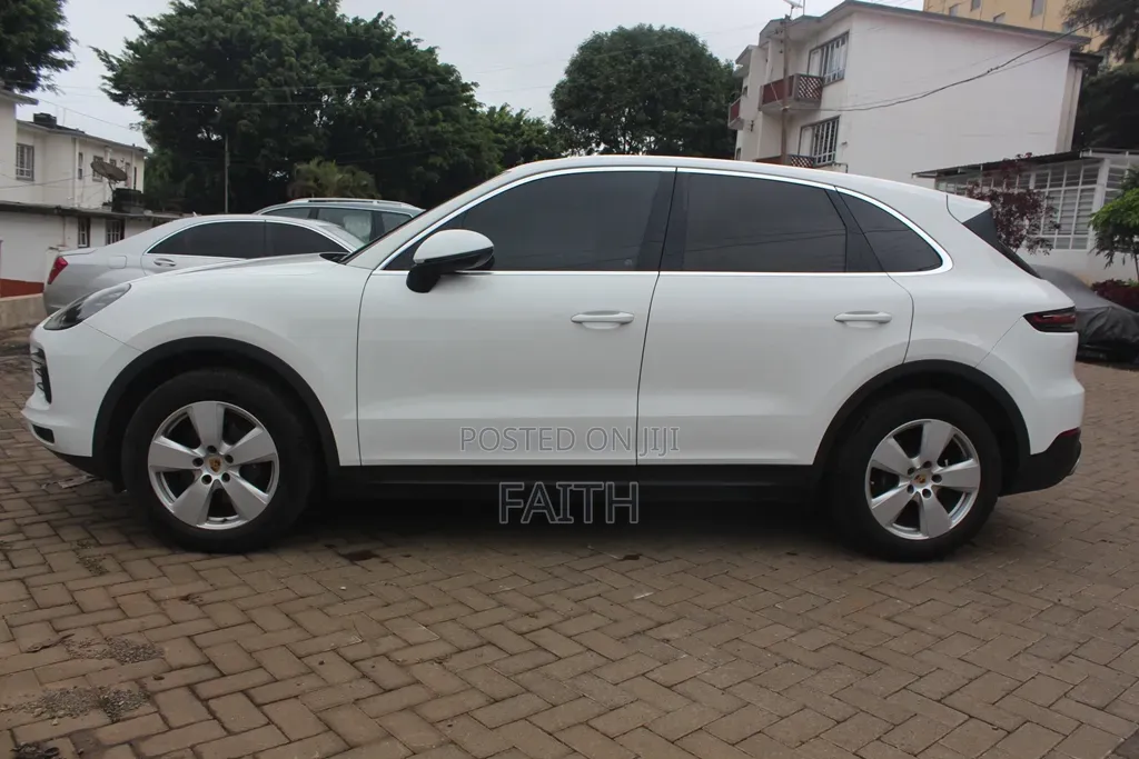 Porsche Cayenne 2019 White