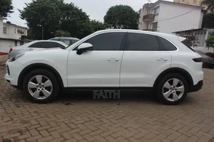 Porsche Cayenne 2019 White