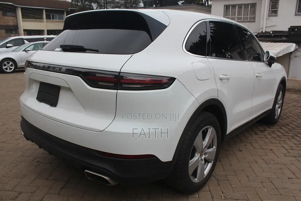 Porsche Cayenne 2019 White