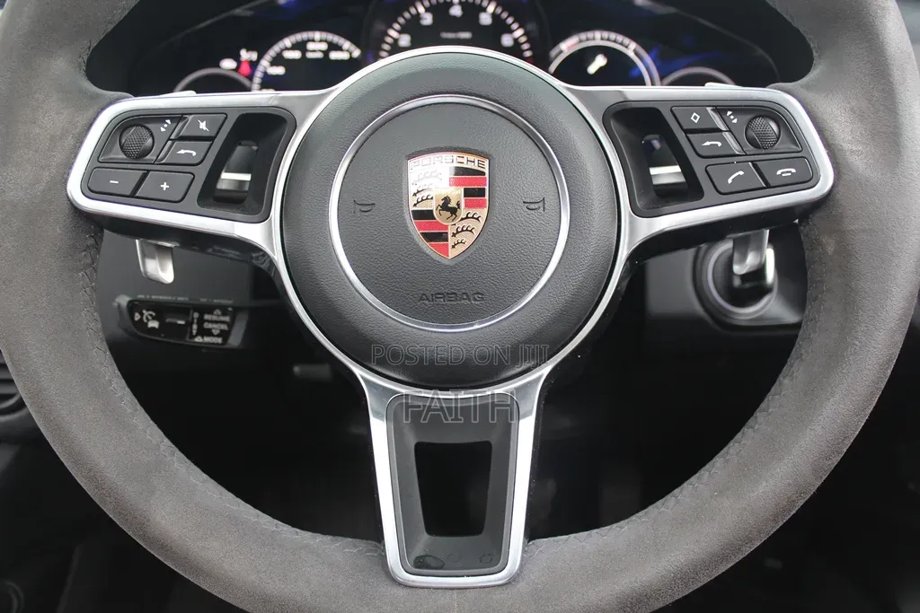 Porsche Cayenne 2019 White