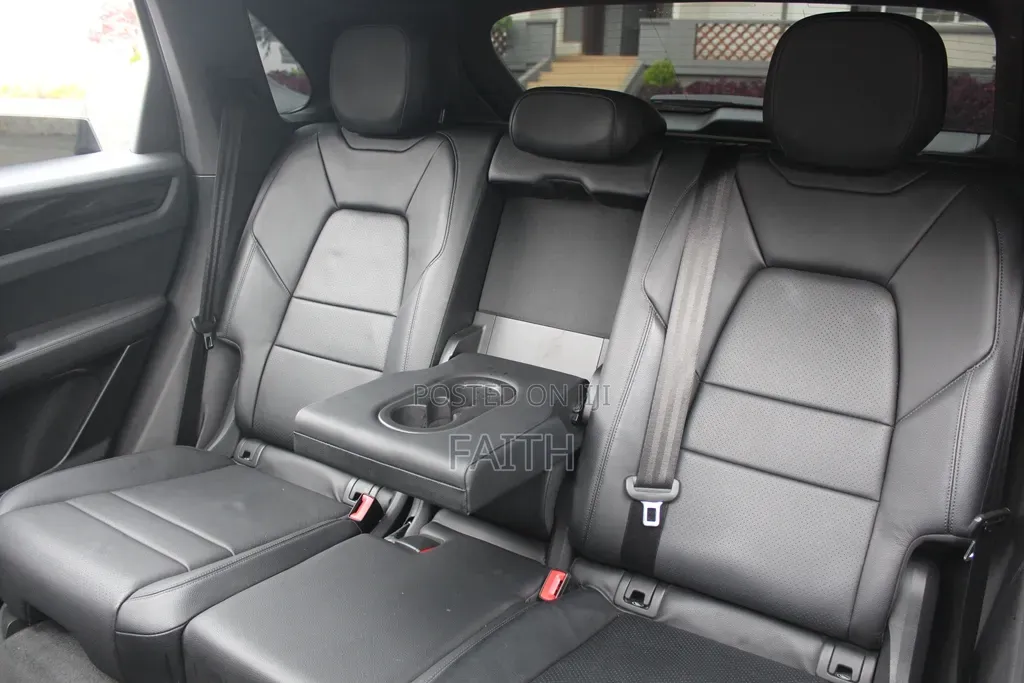 Porsche Cayenne 2019 White