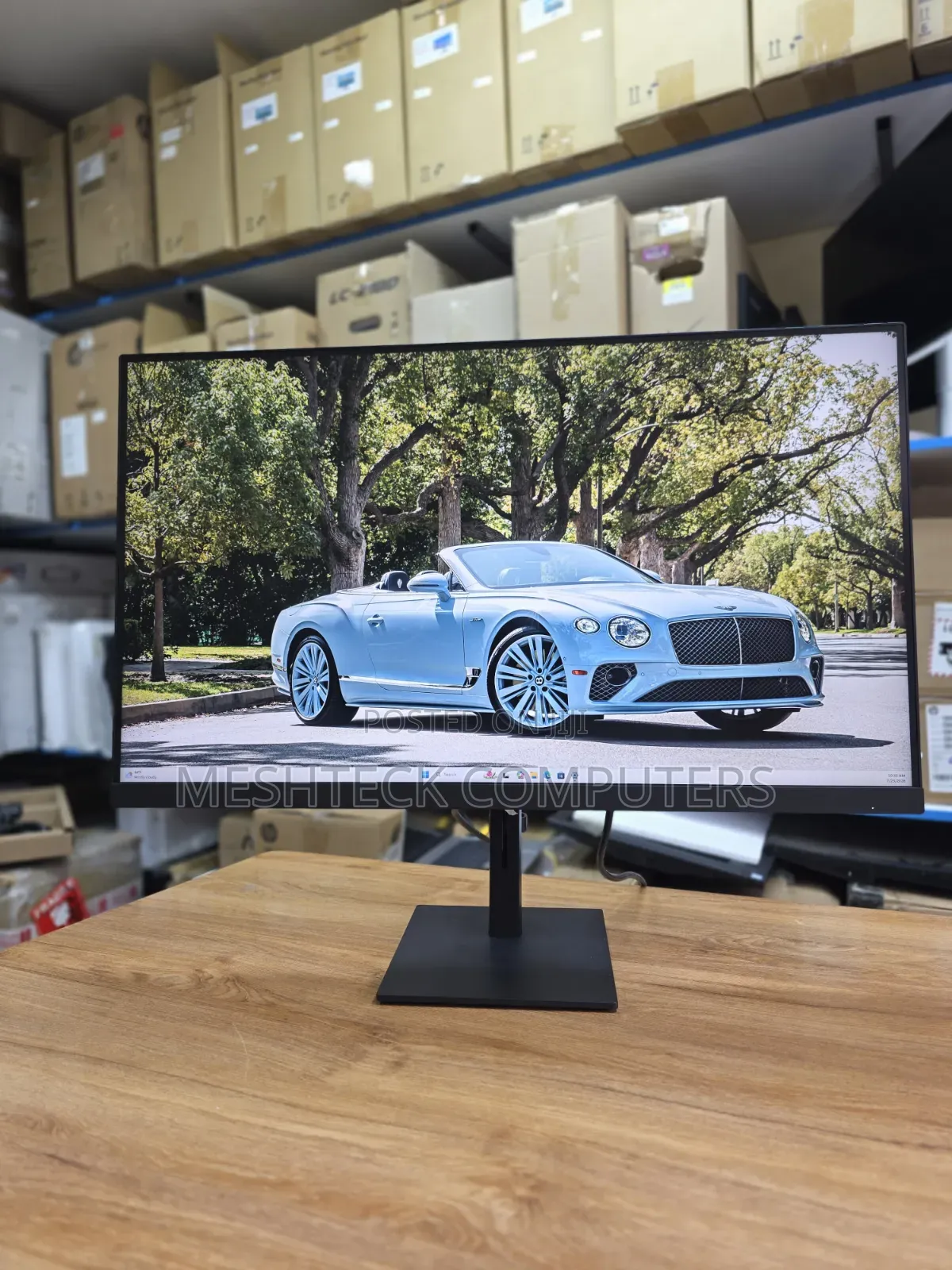 HP P32u G5 32-Inch Monitor