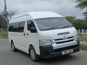Toyota Quantum 2017 White