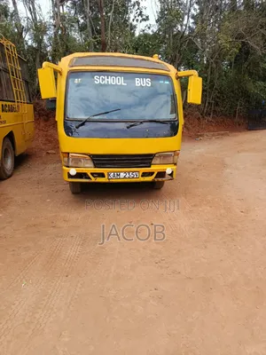 Isuzu NQR 2011 Yellow