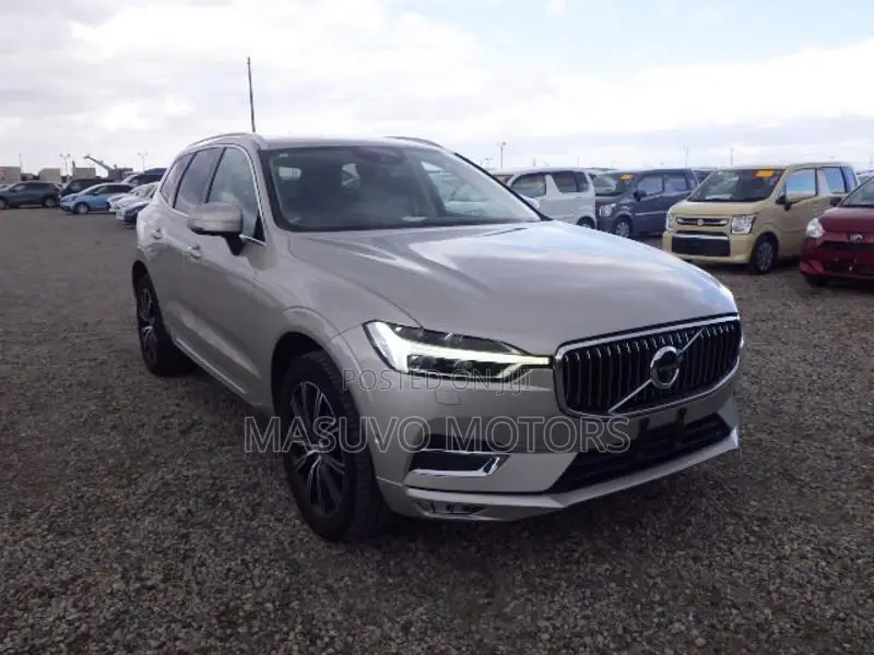 Volvo XC60 T5 Inscription AWD 2019 Gold