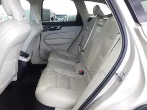 Volvo XC60 T5 Inscription AWD 2019 Gold