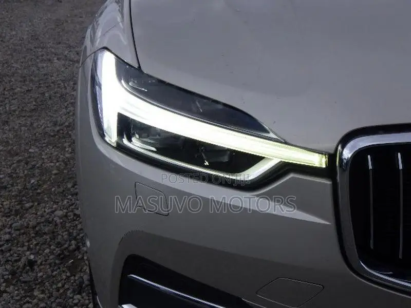 Volvo XC60 T5 Inscription AWD 2019 Gold