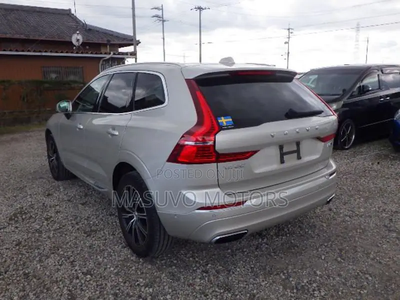 Volvo XC60 T5 Inscription AWD 2019 Gold