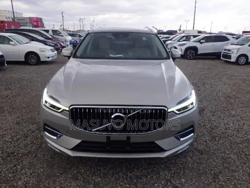 Volvo XC60 T5 Inscription AWD 2019 Gold