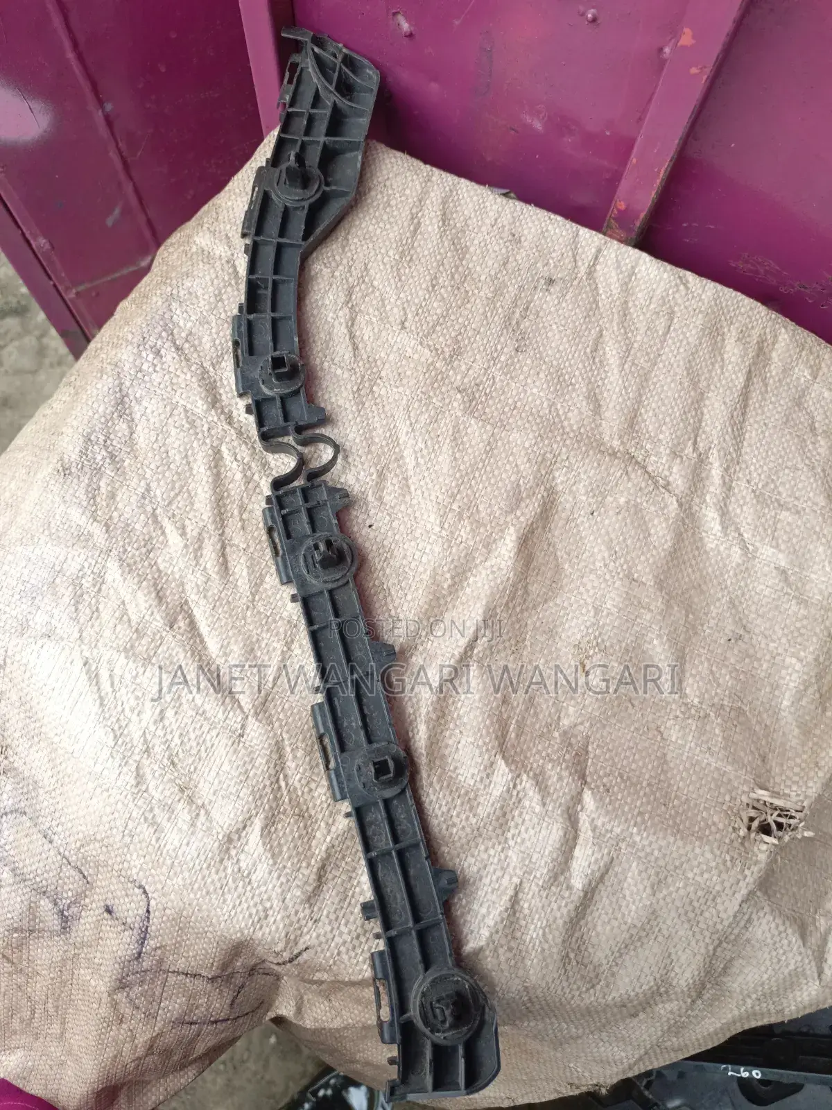 Rear Bumper Slide/Bracket/Holder Fielder/Axio 161