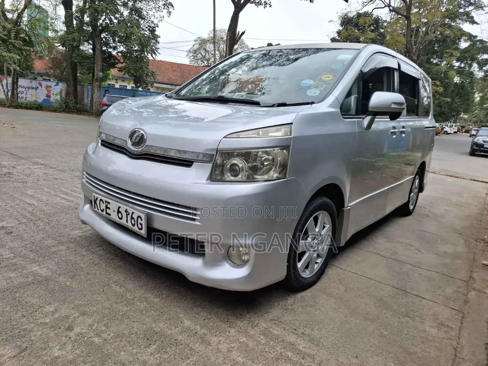 Toyota Voxy 2009 Gray