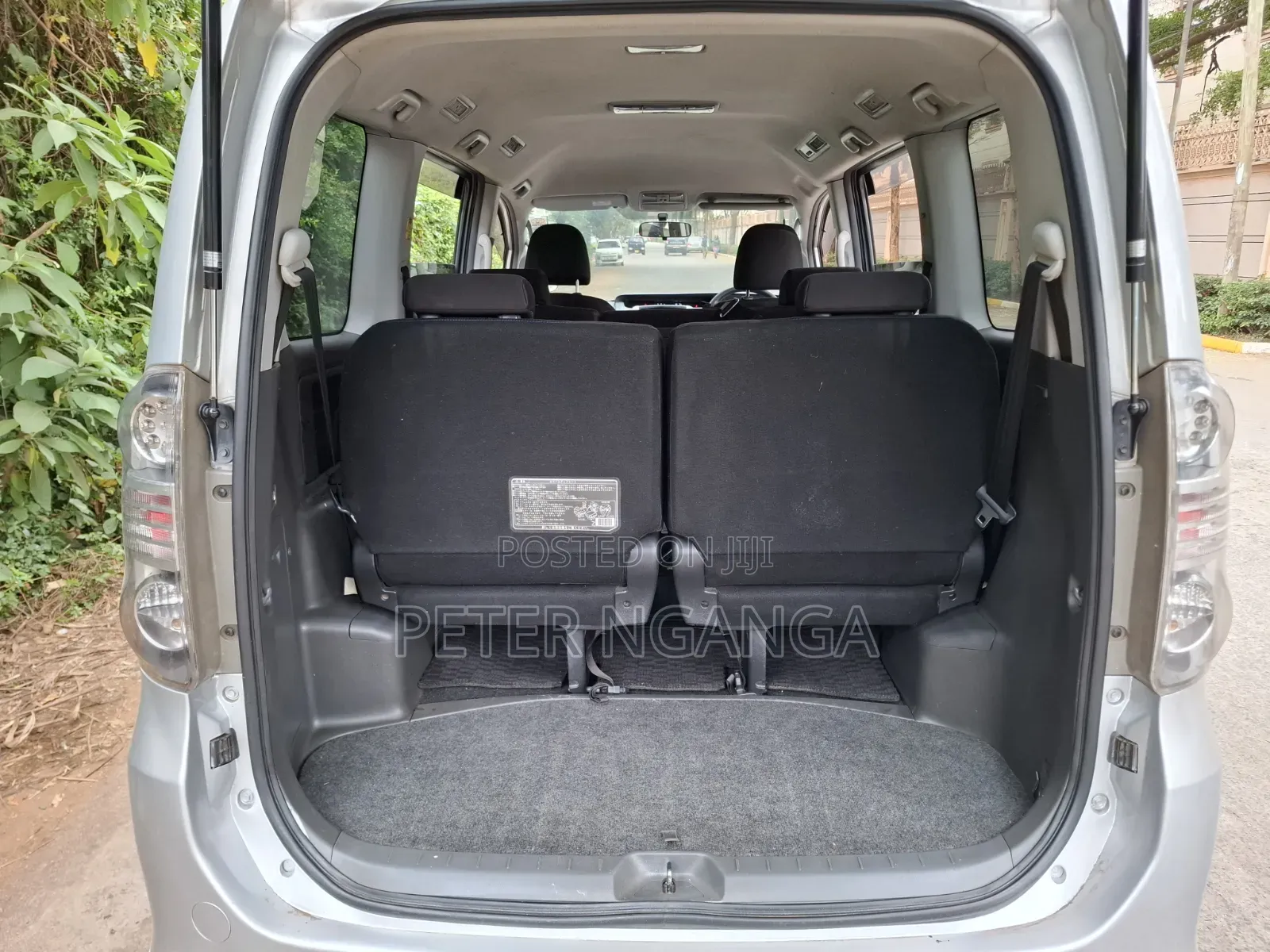 Toyota Voxy 2009 Gray