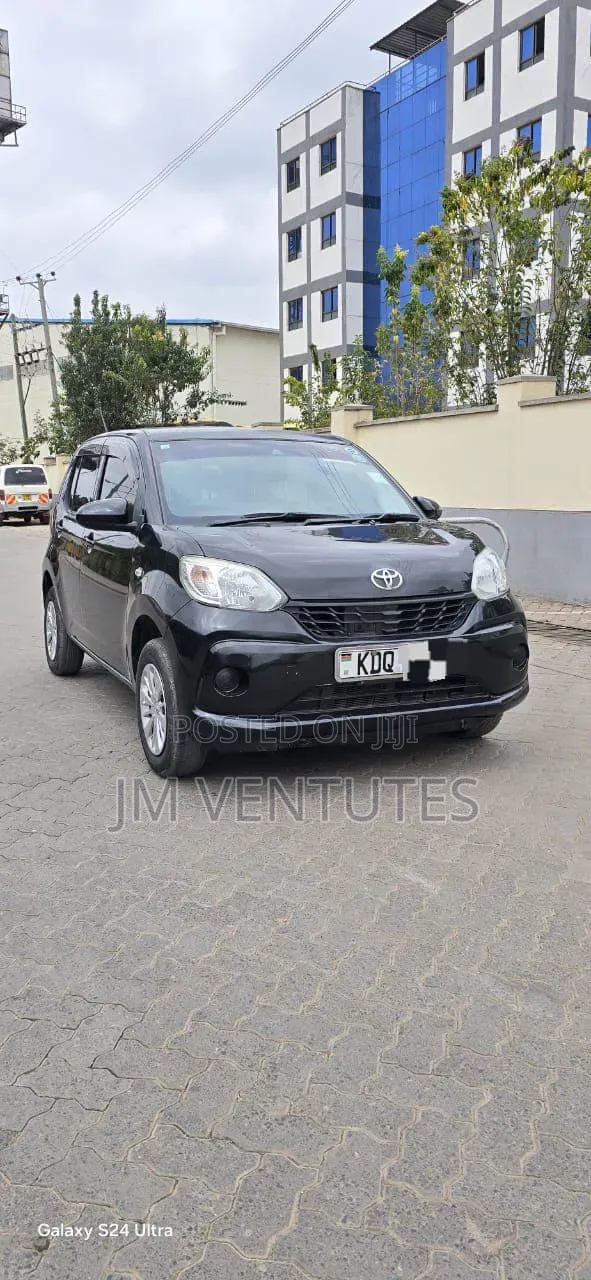 Toyota Passo 2018 Black
