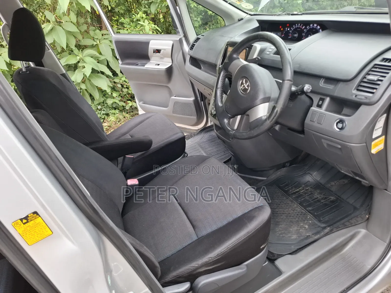 Toyota Voxy 2009 Gray