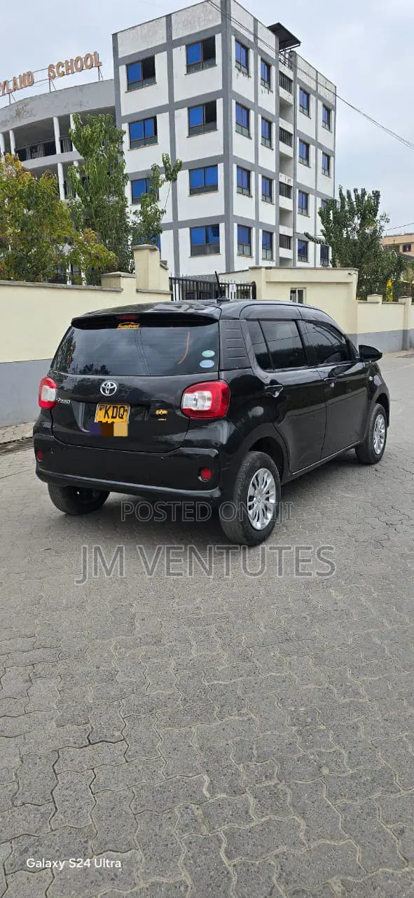 Toyota Passo 2018 Black