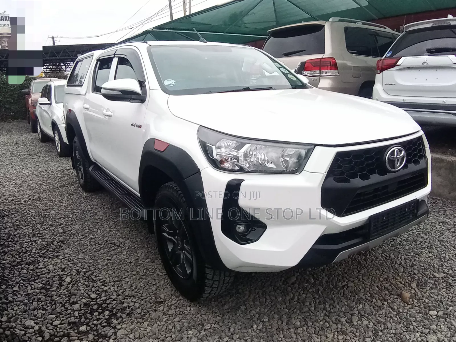 Toyota Hilux 2025 White