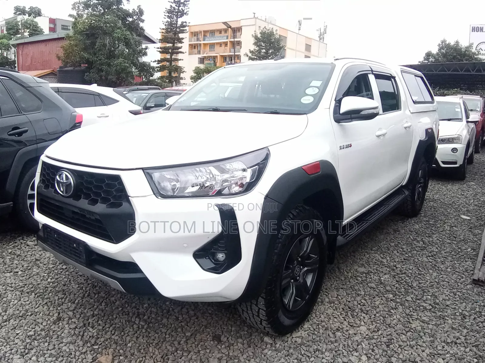 Toyota Hilux 2025 White