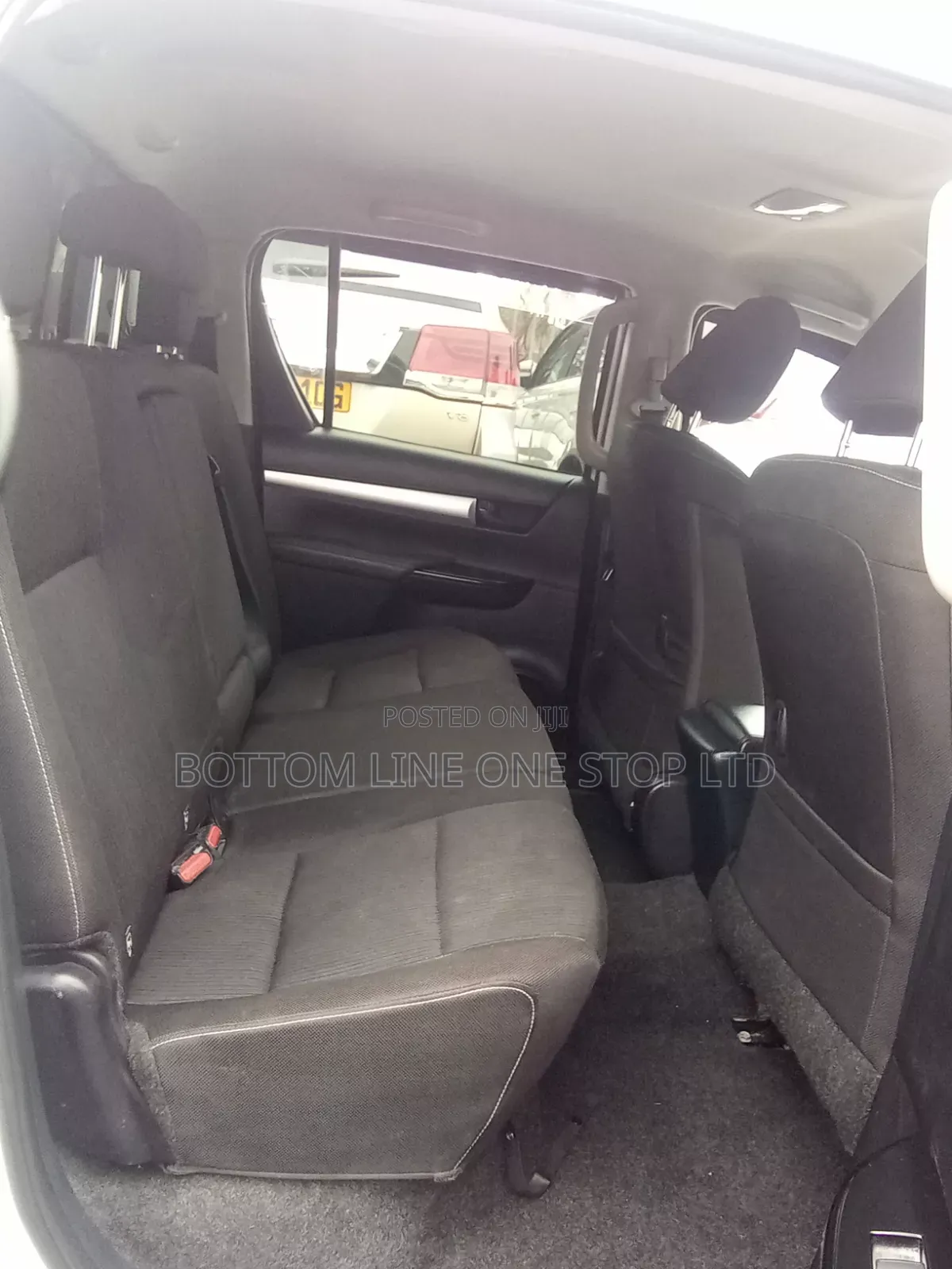 Toyota Hilux 2025 White