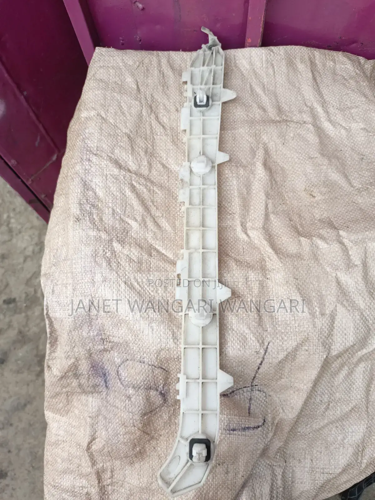 Rear Bumper Slide Noah/Voxy