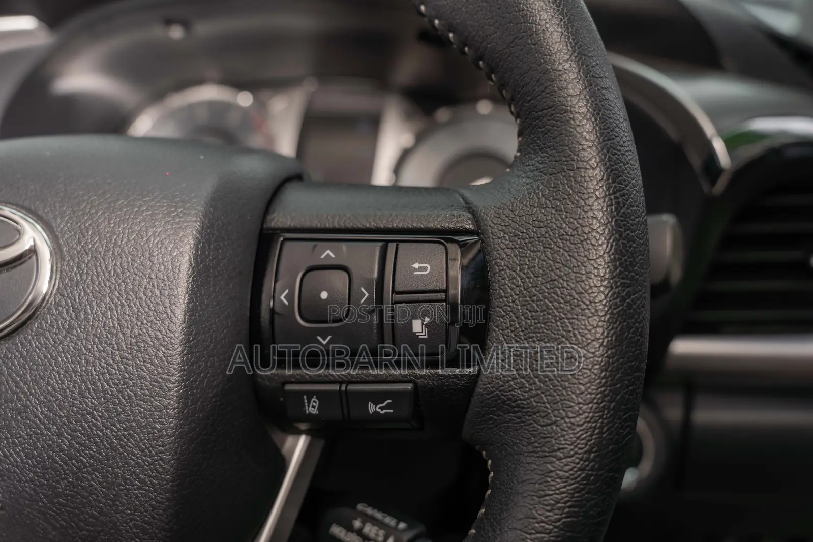 Toyota Hilux 2023 Pearl