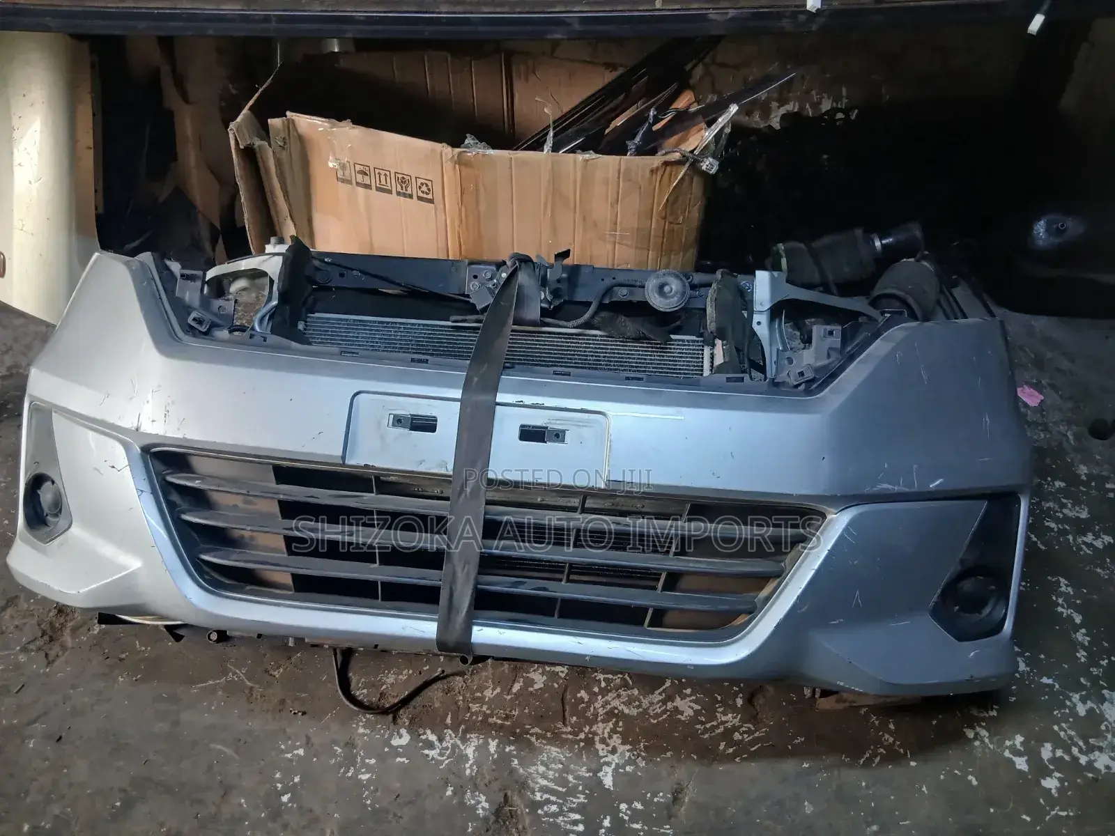 Nissan Serena C27 Nosecut