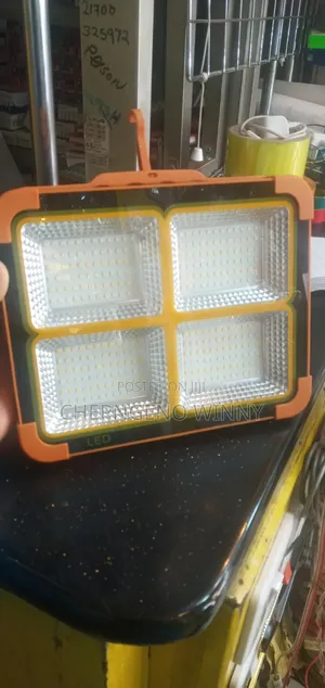 Rechargeable Floodlight With Solar Inbuilt