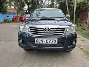 Toyota Hilux 2012 Blue