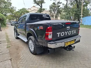 Toyota Hilux 2012 Blue