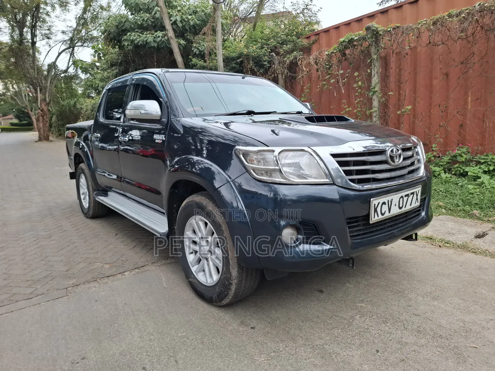 Toyota Hilux 2012 Blue