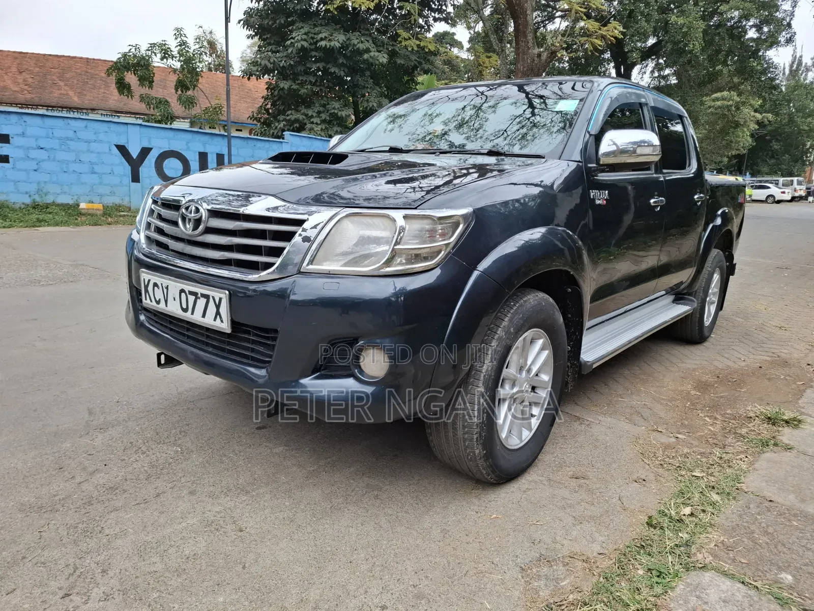 Toyota Hilux 2012 Blue