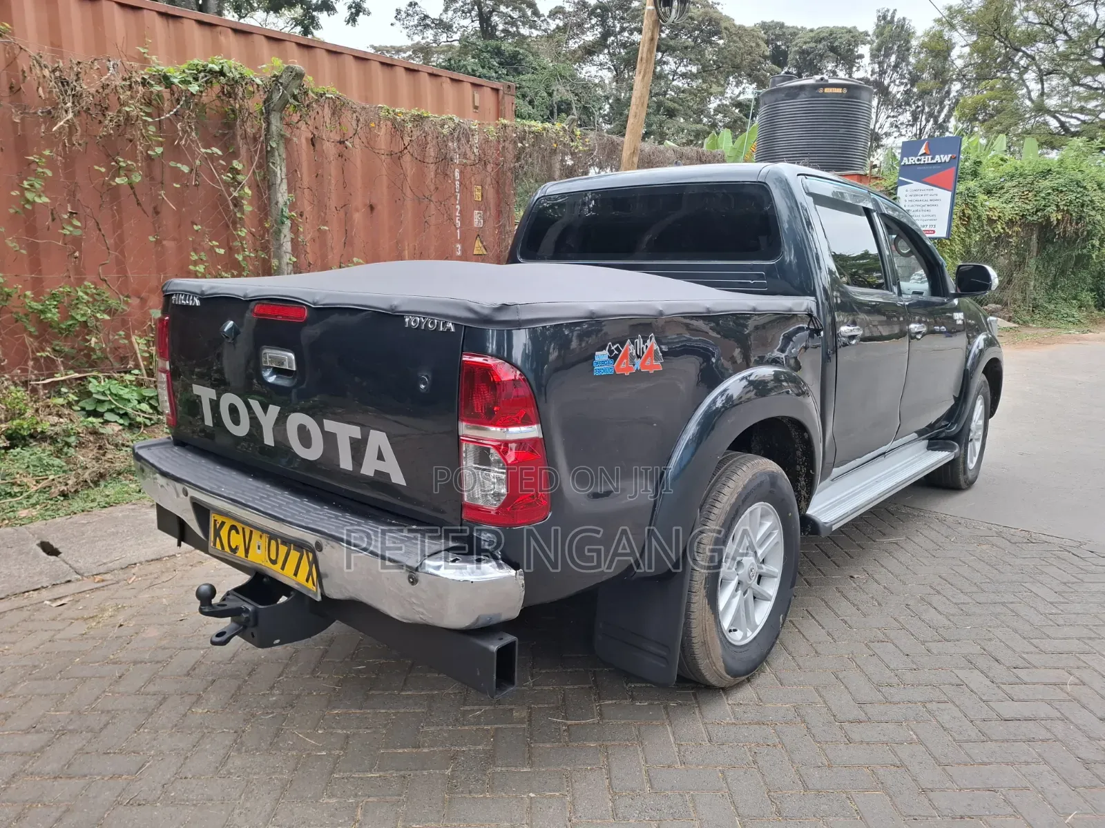 Toyota Hilux 2012 Blue