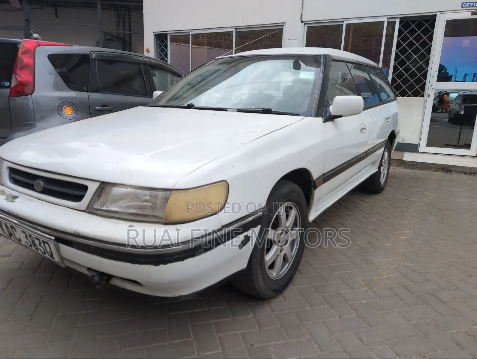 Subaru Legacy 2.5 1996 White