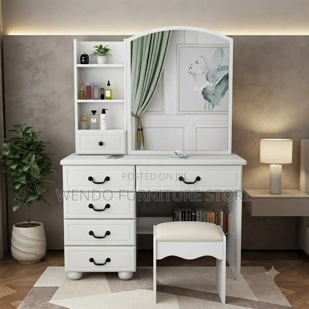 Dressers; Elegant Homes and Dressing Room Vanity Table Set