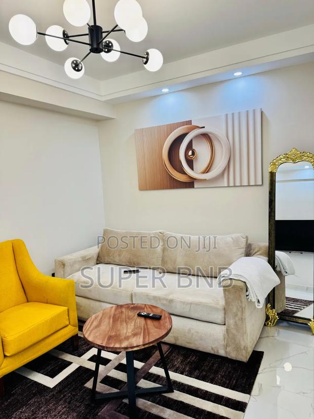 Cosy Studio and 1 Bedroom Kilimani 
With Netflix - thumbnail 4