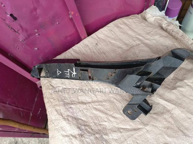 Headlight Bracket Honda CR-V RE4 - main view