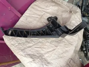 Headlight Bracket Honda CR-V RE4