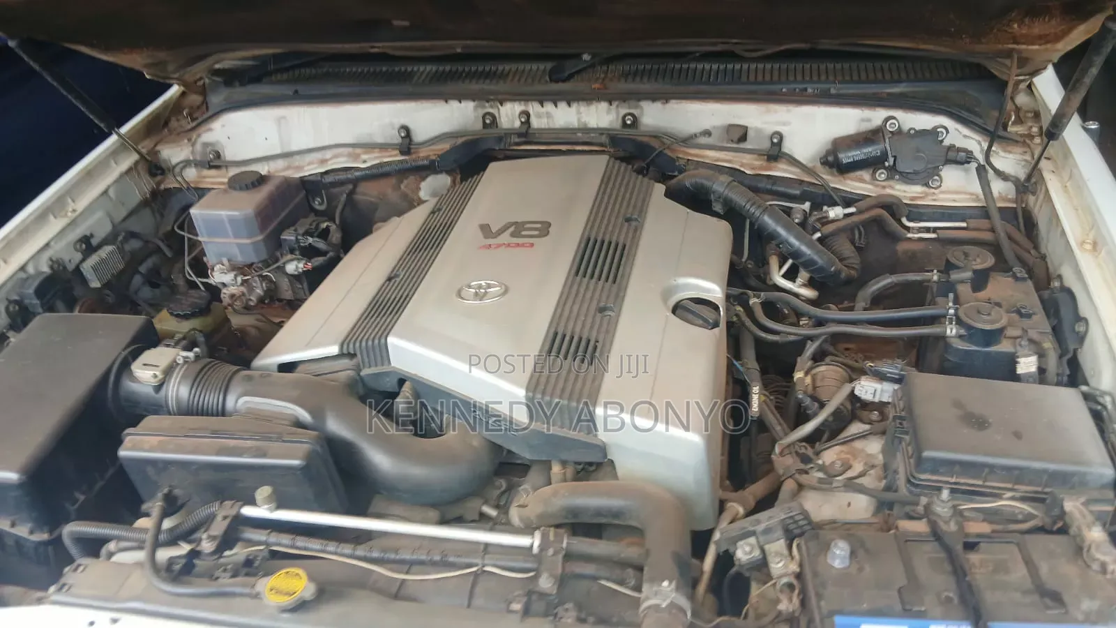 Toyota Land Cruiser 2000 White