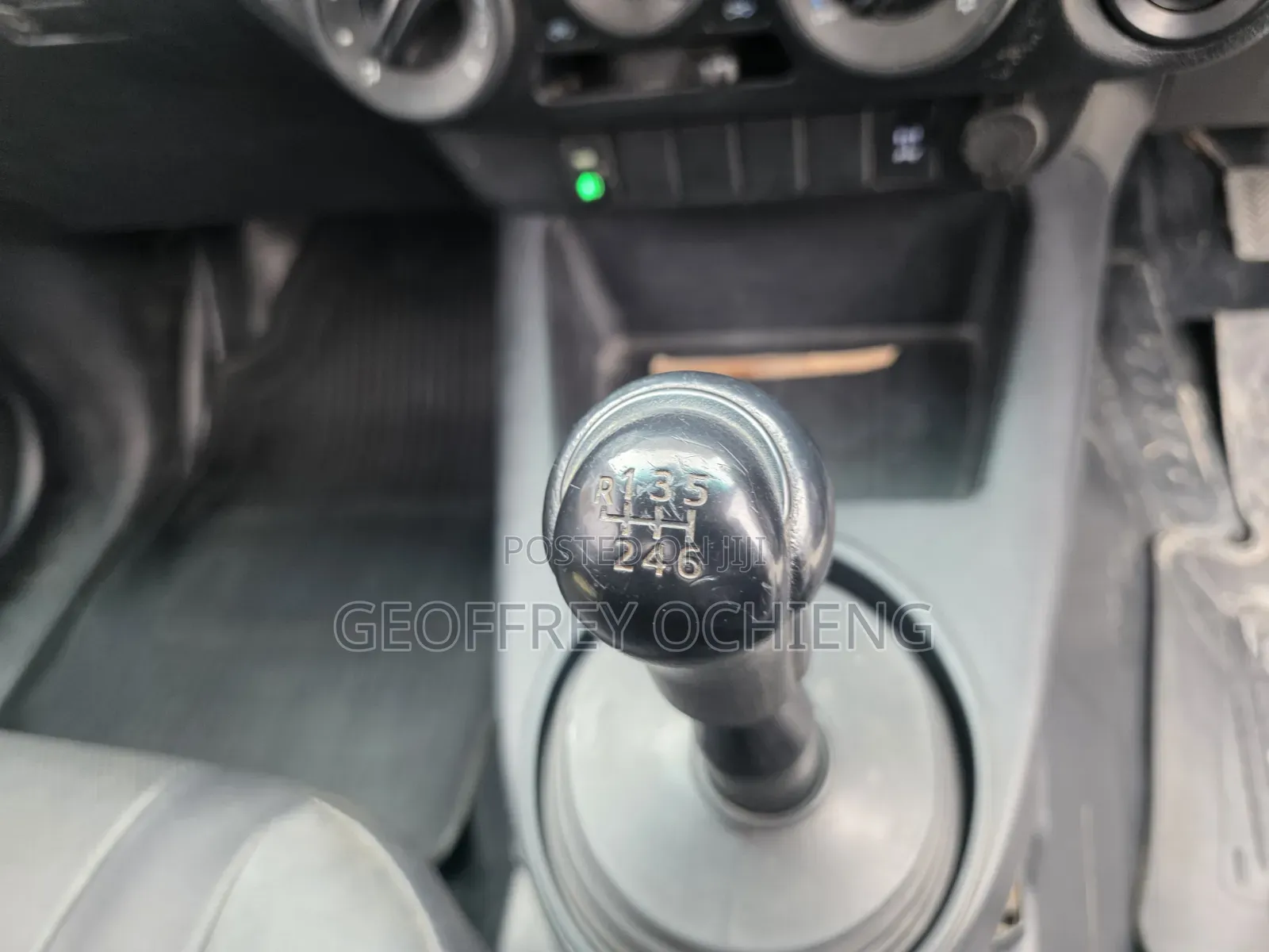 Toyota Hilux 2019 Gray