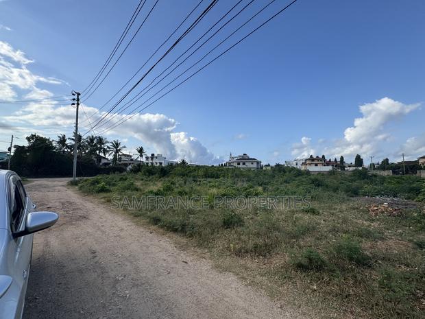Prime One Acre Plot Shanzu Developed Area - thumbnail 5